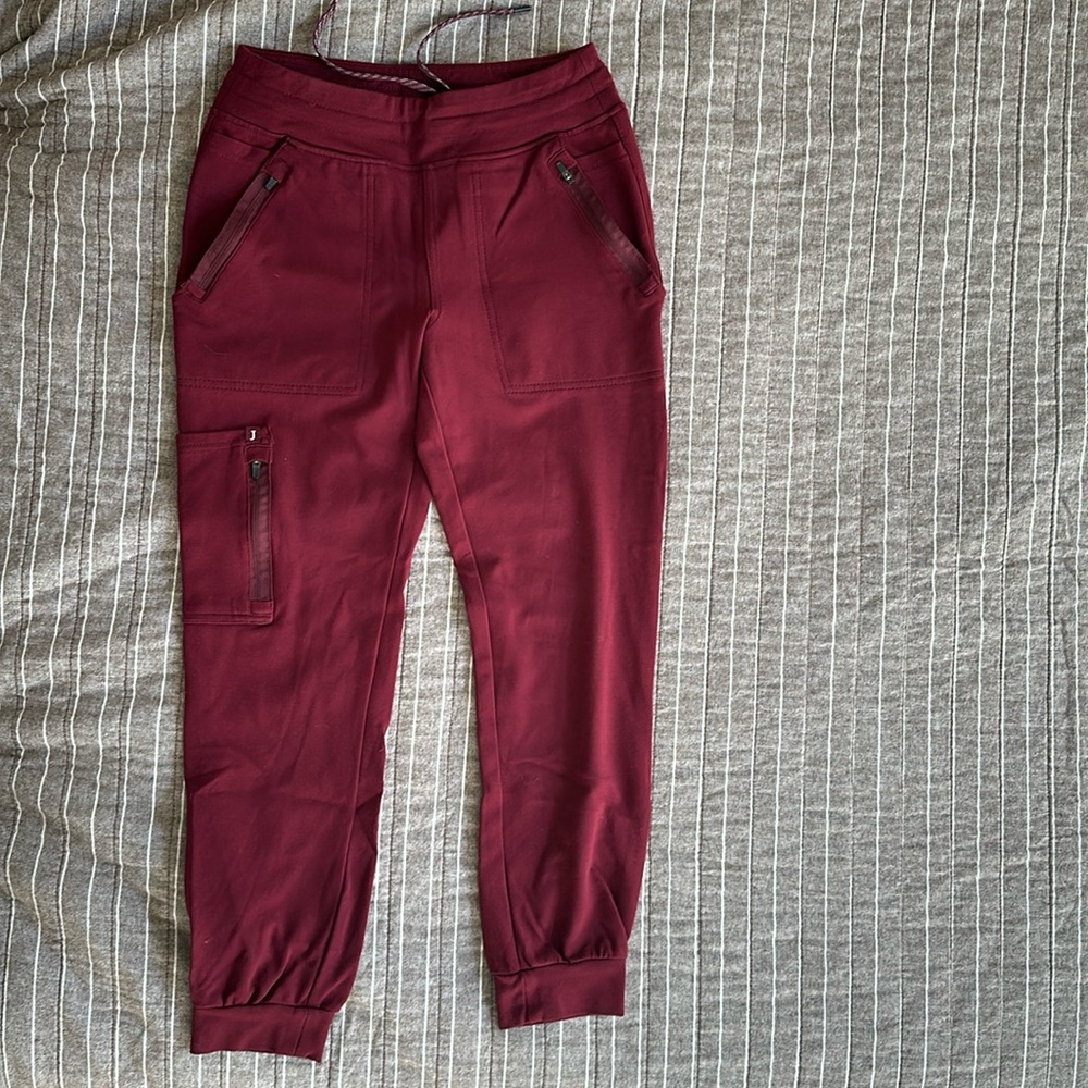 JAANUU Women’s 10- pocket Scrub Jogger